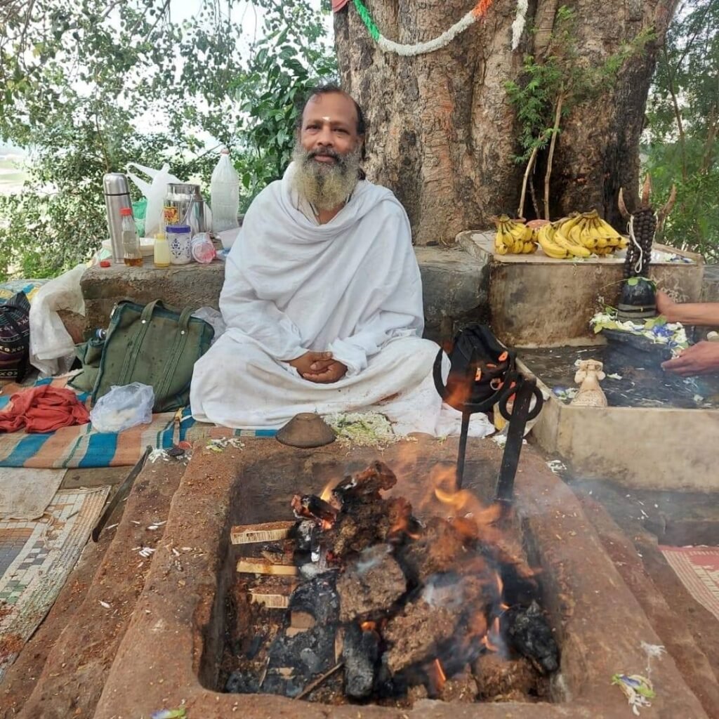 भवदीय संत हरिदास महाराज पीठाधीश्वर श्री प्रीतम धाम / संस्थापक व अध्यक्ष श्री प्रीतमधाम दशमेश घाट चैरिटेबल ट्रस्ट